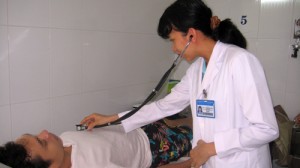 Anh L.T.N., 34 tuổi, mắc bệnh cơ tim giãn do rượu, nằm điều trị tại Bệnh viện Nguyễn Trãi, TP.HCM - Ảnh: T.Dương